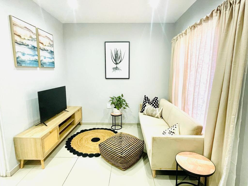 Trendy, Comfortable 1 Bedroom Apartments In Mthatha Exterior photo